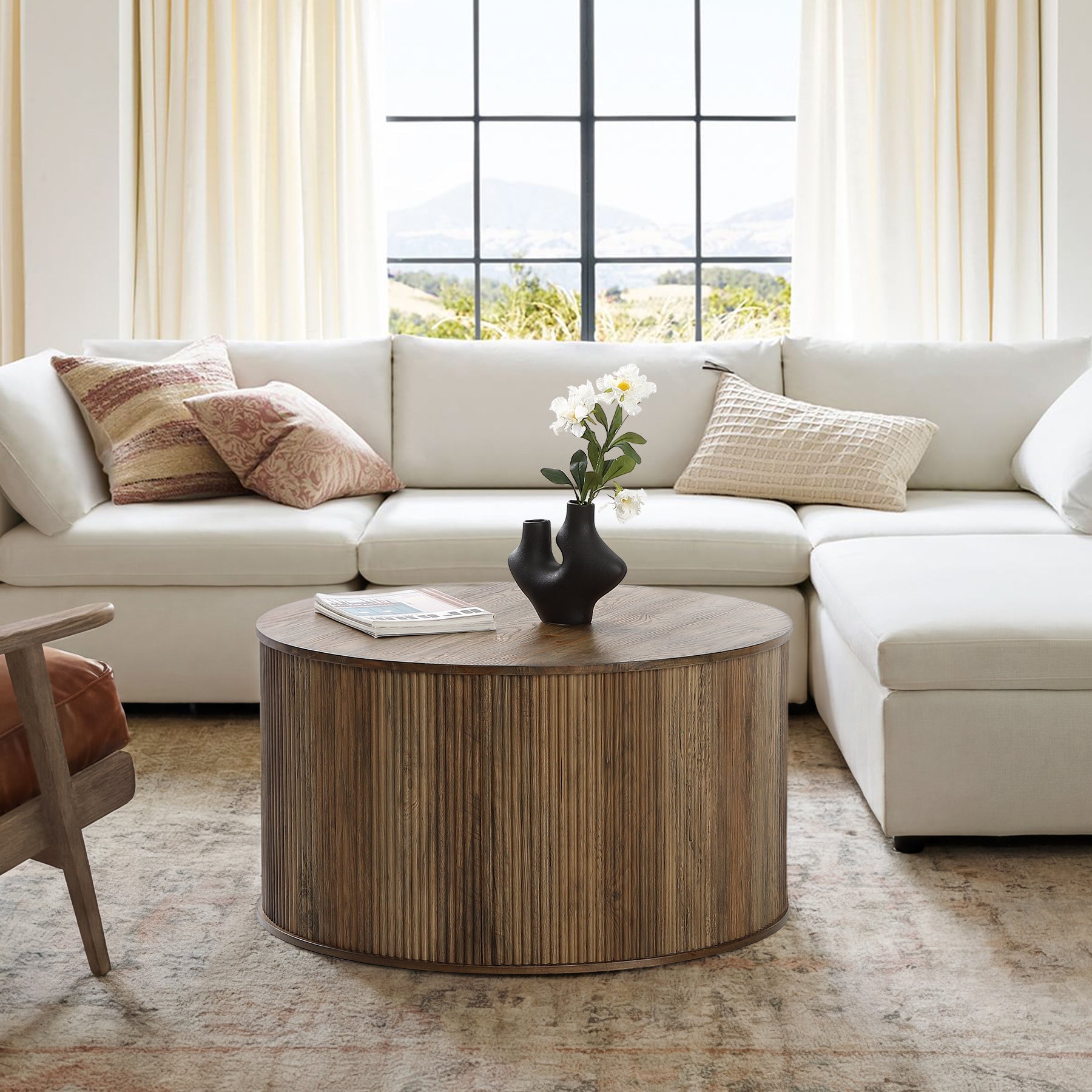 31.5" Round Coffee Table, Modern Center Table with Wooden Veneer Top